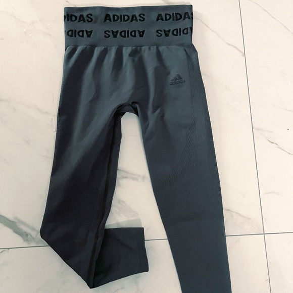 Adidas 3/4 leggings in gray. - Picture 1 of 1